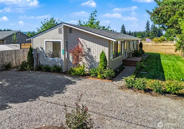Photo 2 of Single family home for sale at 9418 180th Wy Sw, Rochester, WA 98579 | MLS# NWM2571994 | Listing updated on 2026-09-25