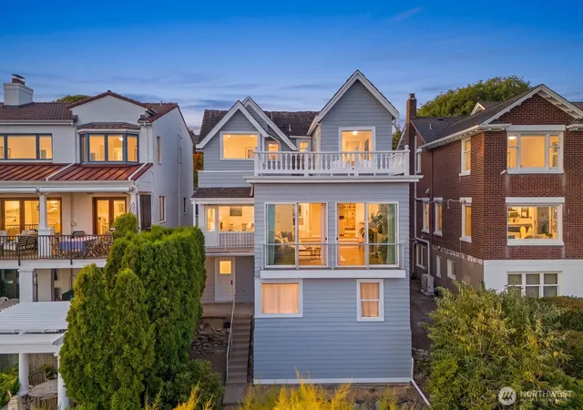 Photo 3 of Single family home for sale at 307 W Highland Dr, Seattle, WA 98119 | MLS# NWM2572014 | Listing updated on 2026-09-25
