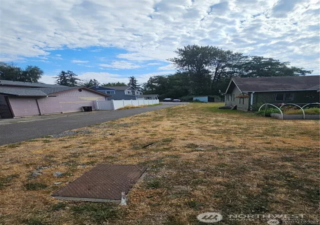 Photo 3 of Single family home for sale at 18534 Stone Ave N, Shoreline, WA 98133 | MLS# NWM2572019 | Listing updated on 2026-09-25