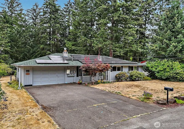 Photo 2 of Sale Pending at 2016 Sycamore St Se, Lacey, WA 98503 | MLS# NWM2572024 | Listing updated on 2026-09-29