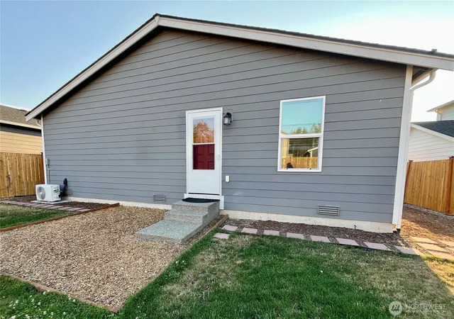 Photo 3 of Sale Pending at 221 NE Belfair Sta Dr, Belfair, WA 98528 | MLS# NWM2572025 | Listing updated on 2026-09-28