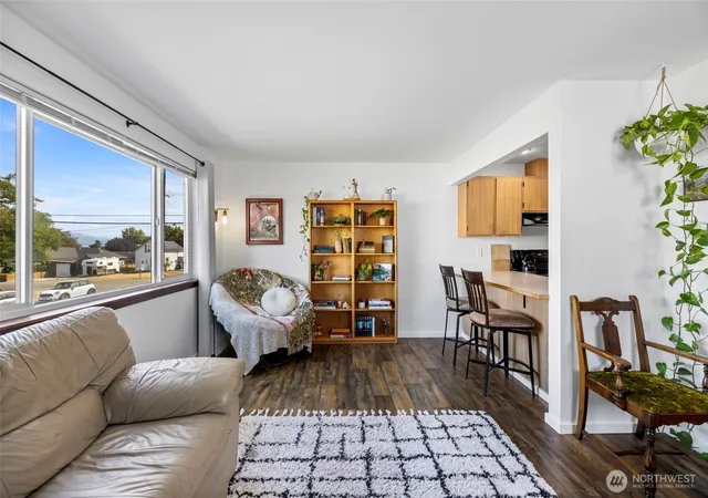 Photo 3 of Condo for sale at 903 27th St #2, Anacortes, WA 98221 | MLS# NWM2572027 | Listing updated on 2026-09-25