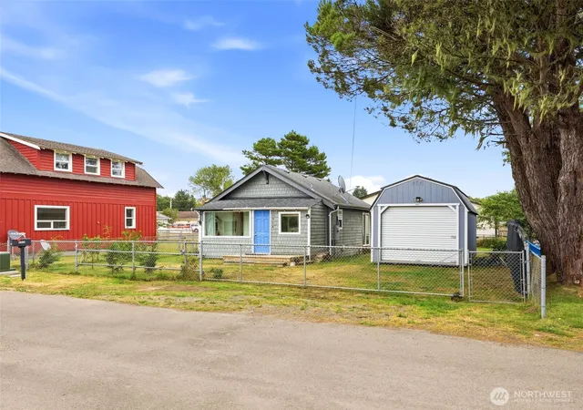 Photo 2 of Single family home for sale at 1514 N Oregon Ave, Long Beach, WA 98631 | MLS# NWM2572028 | Listing updated on 2026-09-18