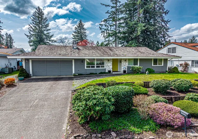 Photo 2 of Single family home for sale at 14229 Se 165th Place, Renton, WA 98058 | MLS# NWM2572035 | Listing updated on 2026-09-25