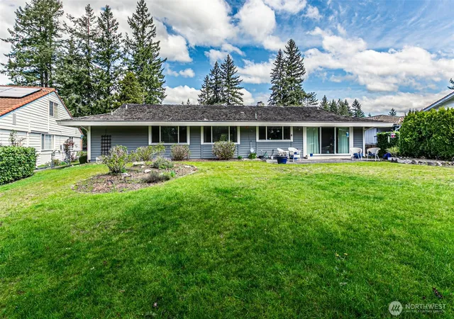Photo 3 of Single family home for sale at 14229 Se 165th Place, Renton, WA 98058 | MLS# NWM2572035 | Listing updated on 2026-09-25