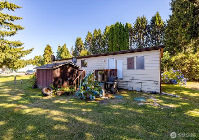 Photo 3 of Manufactured home for sale at 24919 Hoehn Rd #61, Sedro Woolley, WA 98284 | MLS# NWM2572038 | Listing updated on 2026-09-28