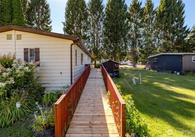 Photo 4 of Manufactured home for sale at 24919 Hoehn Rd #61, Sedro Woolley, WA 98284 | MLS# NWM2572038 | Listing updated on 2026-09-28