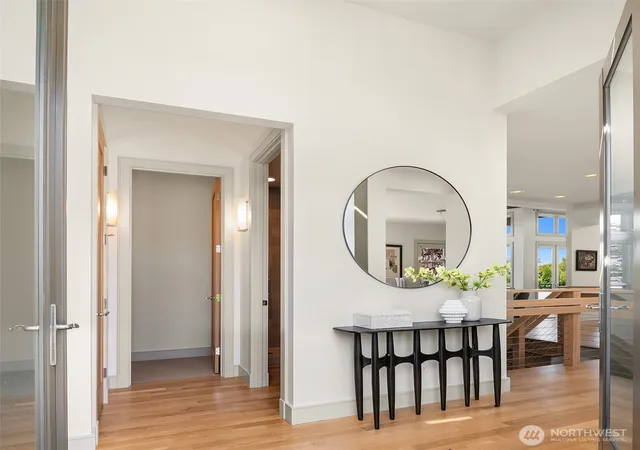 Photo 4 of Single family home for sale at 6515 106th Avenue NE, Kirkland, WA 98033 | MLS# NWM2572054 | Listing updated on 2026-09-30
