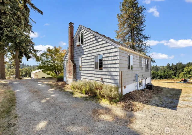 Photo 2 of Single family home for sale at 761 S 25th Place, Ridgefield, WA 98642 | MLS# NWM2572064 | Listing updated on 2026-09-25