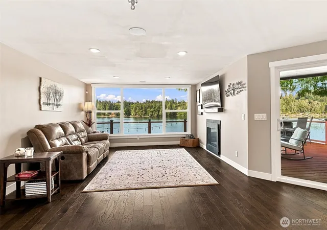 Photo 3 of Single family home for sale at 5508 S Bay Ter Dr NE, Olympia, WA 98516 | MLS# NWM2572068 | Listing updated on 2026-10-02