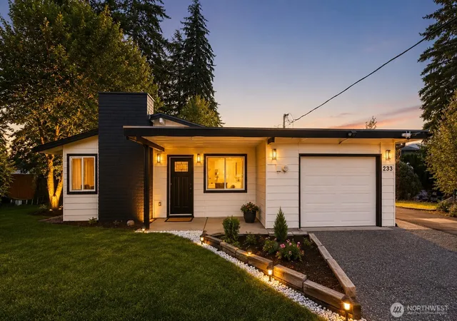 Photo 1 of Single family home for sale at 233 S 301st St, Federal Way, WA 98003 | MLS# NWM2572076 | Listing updated on 2026-09-24