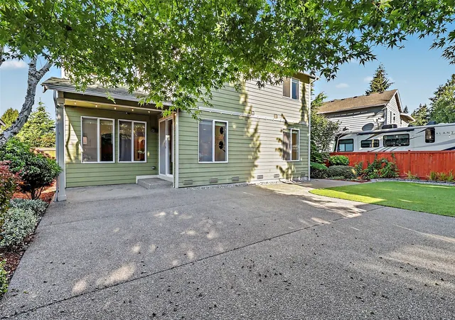Photo 3 of Single family home for sale at 9207 226th Ave E, Buckley, WA 98321 | MLS# NWM2572077 | Listing updated on 2026-10-19