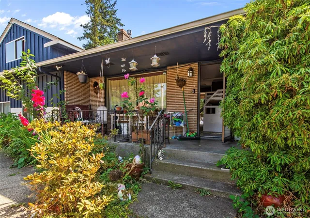 Photo 1 of Single family home for sale at 302 115th St E, Tacoma, WA 98445 | MLS# NWM2572088 | Listing updated on 2026-09-25