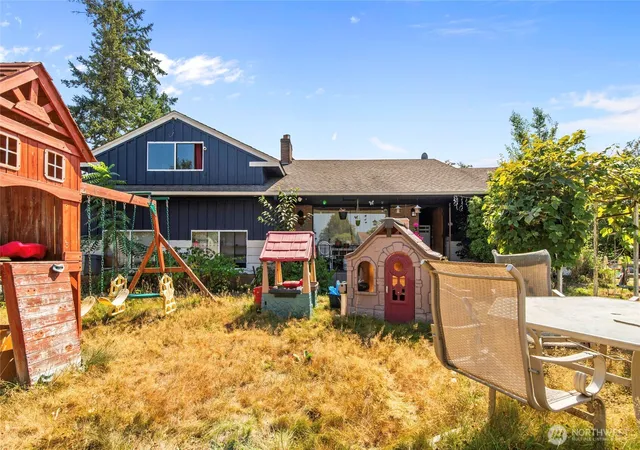 Photo 3 of Single family home for sale at 302 115Th St E, Tacoma, WA 98445 | MLS# NWM2572088 | Listing updated on 2026-09-25