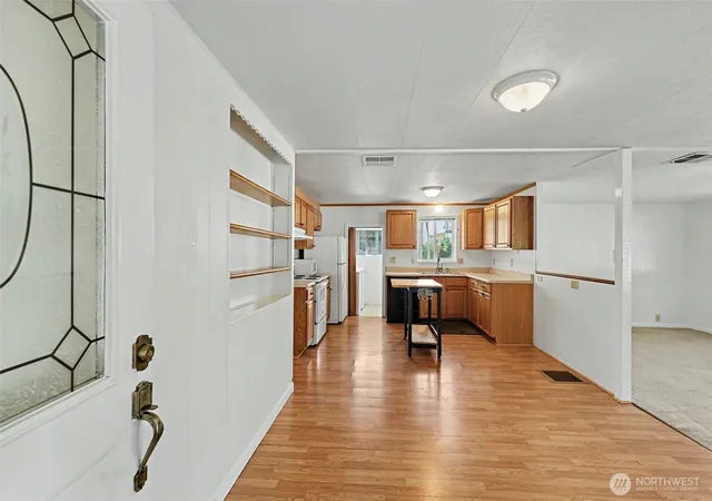 Photo 2 of Manufactured home for sale at 2101 S 324th Street #148, Federal Way, WA 98003 | MLS# NWM2572090 | Listing updated on 2026-10-02