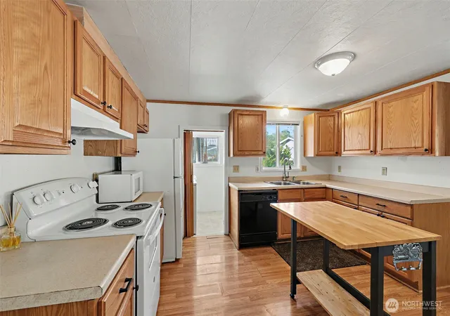 Photo 4 of Manufactured home for sale at 2101 S 324th Street #148, Federal Way, WA 98003 | MLS# NWM2572090 | Listing updated on 2026-10-02