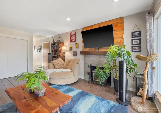 Photo 3 of Sale Pending at 4131 21st Avenue Sw, Seattle, WA 98106 | MLS# NWM2572093 | Listing updated on 2026-09-25