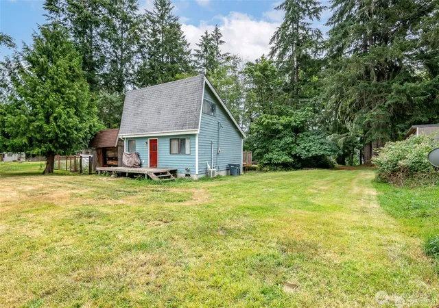 Photo 1 of Single family home for sale at 406 E Madrona Dr, Lakebay, WA 98349 | MLS# NWM2572099 | Listing updated on 2026-09-25