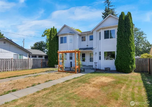 Photo 1 of Sale Pending at 938 Quinn Ave, Marysville, WA 98270 | MLS# NWM2572116 | Listing updated on 2026-09-25