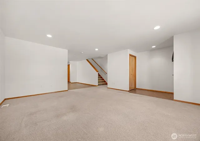 Photo 4 of Sale Pending at 938 Quinn Ave, Marysville, WA 98270 | MLS# NWM2572116 | Listing updated on 2026-09-25