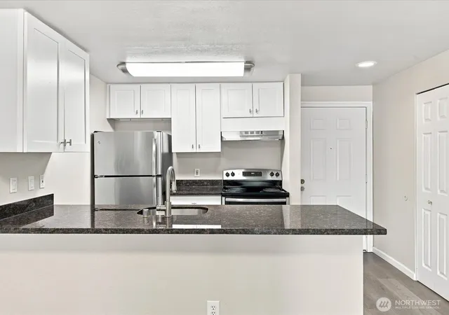 Photo 3 of Sale Pending at 9484 Redmond Woodinville Rd NE #C204, Redmond, WA 98052 | MLS# NWM2572121 | Listing updated on 2026-09-28