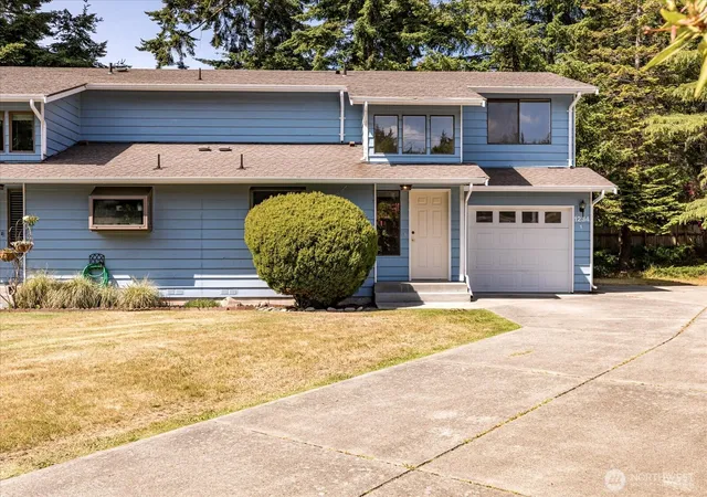 Photo 3 of Townhouse for sale at 1234 Nw Lanyard Loop #1, Oak Harbor, WA 98277 | MLS# NWM2572128 | Listing updated on 2026-10-02