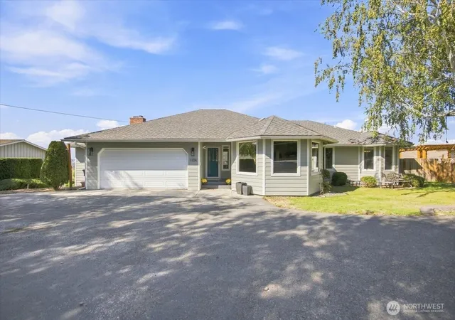 Photo 1 of Single family home for sale at 1104 N Fellows Dr, Yakima, WA 98908 | MLS# NWM2572132 | Listing updated on 2026-09-25