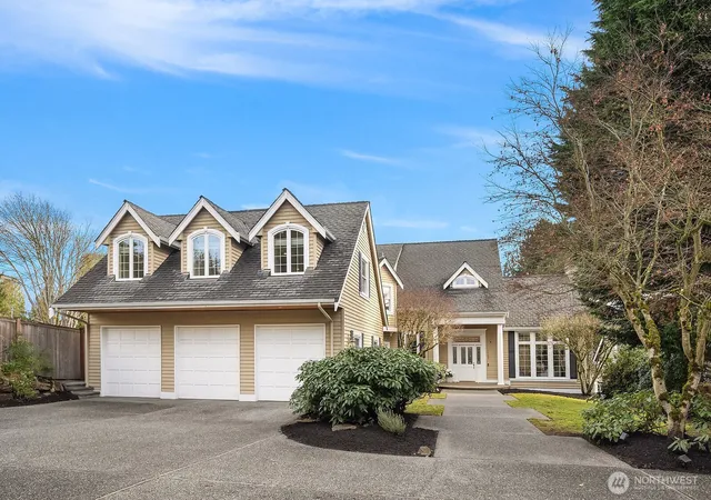 Photo 2 of Single family home for sale at 17120 Se 29th Place, Bellevue, WA 98008 | MLS# NWM2572158 | Listing updated on 2026-10-02