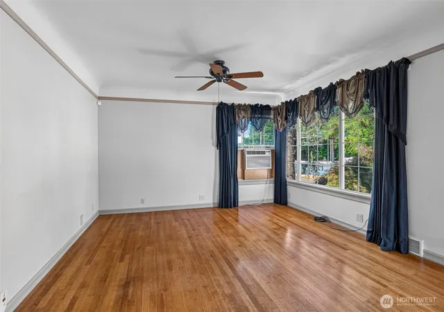Photo 4 of Single family home for sale at 2205 Ocean Beach Hwy, Longview, WA 98632 | MLS# NWM2572167 | Listing updated on 2026-09-25
