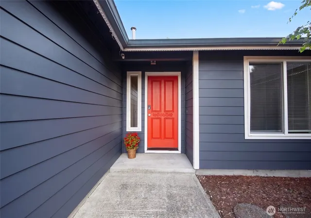 Photo 3 of Single family home for sale at 4114 Indian Summer Dr SE, Olympia, WA 98513 | MLS# NWM2572169 | Listing updated on 2026-10-01