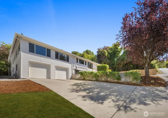 Photo 2 of Single family home for sale at 1510 Bradner Pl S, Seattle, WA 98144 | MLS# NWM2572204 | Listing updated on 2026-09-26