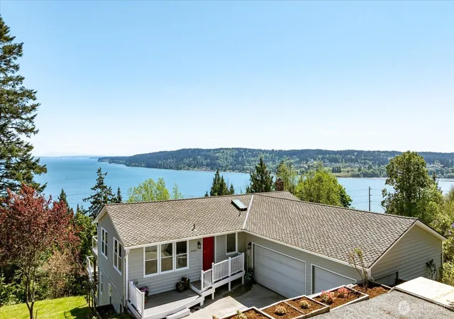 Photo 1 of Single family home for sale at 4444 Norris Ln, Oak Harbor, WA 98277 | MLS# NWM2572205 | Listing updated on 2026-09-30