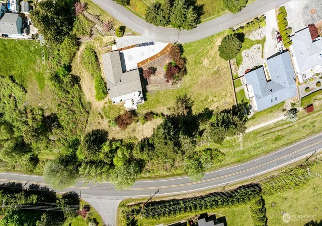 Photo 4 of Single family home for sale at 4444 Norris Ln, Oak Harbor, WA 98277 | MLS# NWM2572205 | Listing updated on 2026-09-30