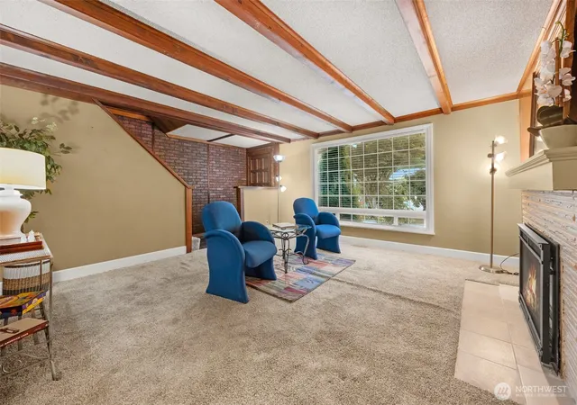 Photo 4 of Single family home for sale at 824 Ne 194Th St, Shoreline, WA 98155 | MLS# NWM2572212 | Listing updated on 2026-09-25
