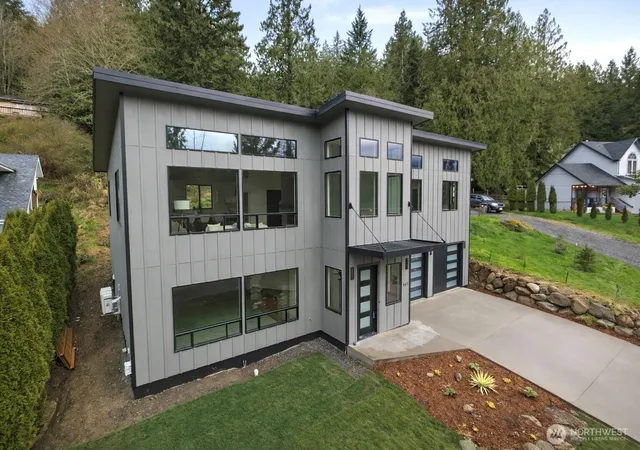Photo 2 of Single family home for sale at 647 Rainbow Dr, Sedro Woolley, WA 98284 | MLS# NWM2572213 | Listing updated on 2026-09-25