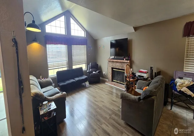 Photo 3 of Single family home for sale at 3715 Prairie Ave, Centralia, WA 98531 | MLS# NWM2572217 | Listing updated on 2026-10-02