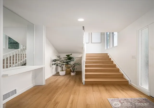 Photo 2 of Sale Pending at 3715 81st Ave Se, Mercer Island, WA 98040 | MLS# NWM2572220 | Listing updated on 2026-09-25