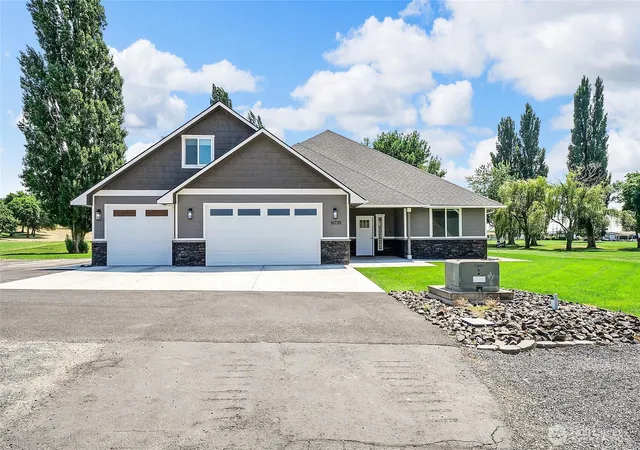 Single family home for sale at 16735 Handicap Ln SE, Warden, WA 98857 | MLS# NWM2572231