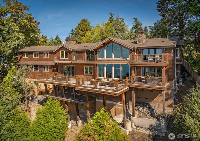 Photo 3 of Mansion for sale at 744 Loveland Ave, Mukilteo, WA 98275 | MLS# NWM2572232 | Listing updated on 2026-10-13