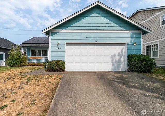 Photo 1 of Single family home for sale at 1425 Spruce St, Lynden, WA 98264 | MLS# NWM2572241 | Listing updated on 2026-09-21