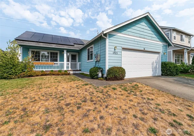 Photo 2 of Single family home for sale at 1425 Spruce St, Lynden, WA 98264 | MLS# NWM2572241 | Listing updated on 2026-09-21