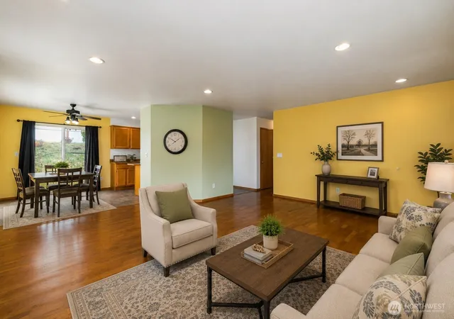 Photo 4 of Single family home for sale at 1425 Spruce St, Lynden, WA 98264 | MLS# NWM2572241 | Listing updated on 2026-09-21