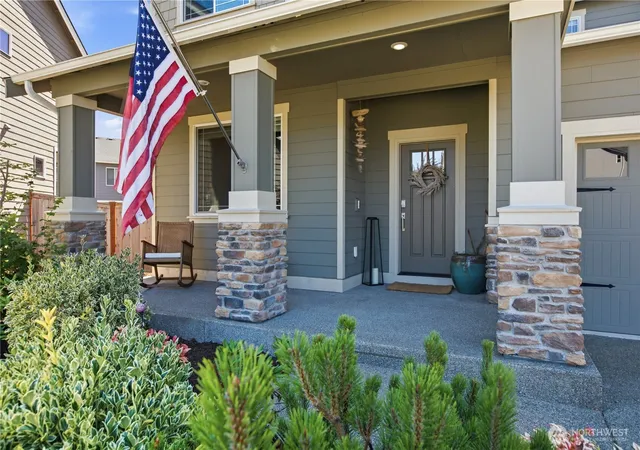 Photo 4 of Single family home for sale at 18511 128Th Ave E, Puyallup, WA 98374 | MLS# NWM2572245 | Listing updated on 2026-10-01