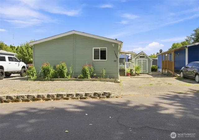 Photo 3 of Manufactured home for sale at 11509 20th Avenue Ct E #32, Tacoma, WA 98445 | MLS# NWM2572246 | Listing updated on 2026-09-25