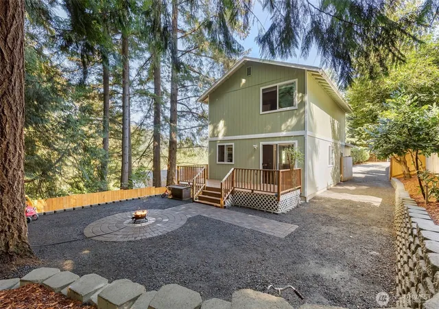 Photo 2 of Sale Pending at 3315 1st St, Bremerton, WA 98312 | MLS# NWM2572253 | Listing updated on 2026-09-26