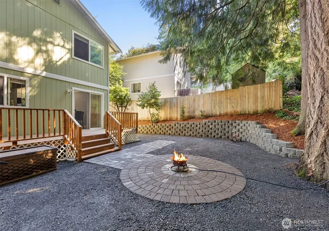 Photo 3 of Sale Pending at 3315 1st St, Bremerton, WA 98312 | MLS# NWM2572253 | Listing updated on 2026-09-26