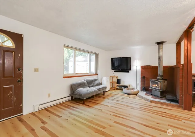 Photo 3 of Single family home for sale at 982 Sw Shannon Dr, Port Orchard, WA 98367 | MLS# NWM2572256 | Listing updated on 2026-09-25