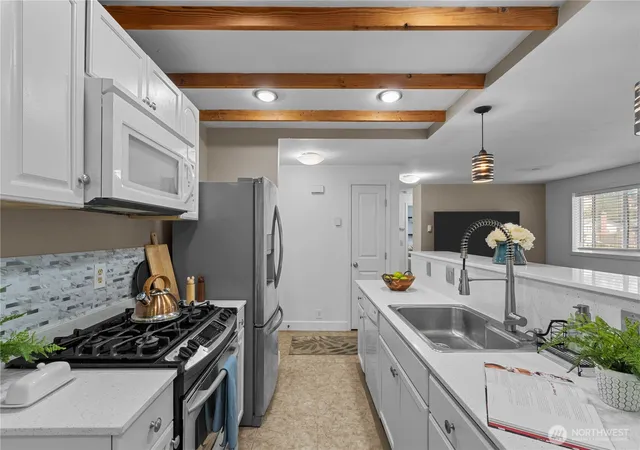 Photo 2 of Sale Pending at 6237 S Cheyenne St, Tacoma, WA 98409 | MLS# NWM2572258 | Listing updated on 2026-09-23