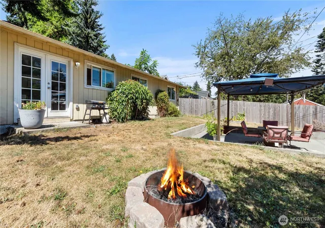 Photo 3 of Sale Pending at 6237 S Cheyenne St, Tacoma, WA 98409 | MLS# NWM2572258 | Listing updated on 2026-09-23