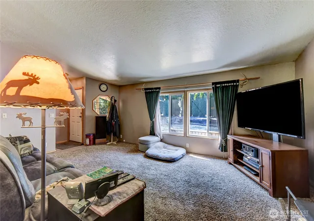 Photo 4 of Manufactured home for sale at 6533 12Th Ave Nw, Tulalip, WA 98271 | MLS# NWM2572278 | Listing updated on 2026-10-02